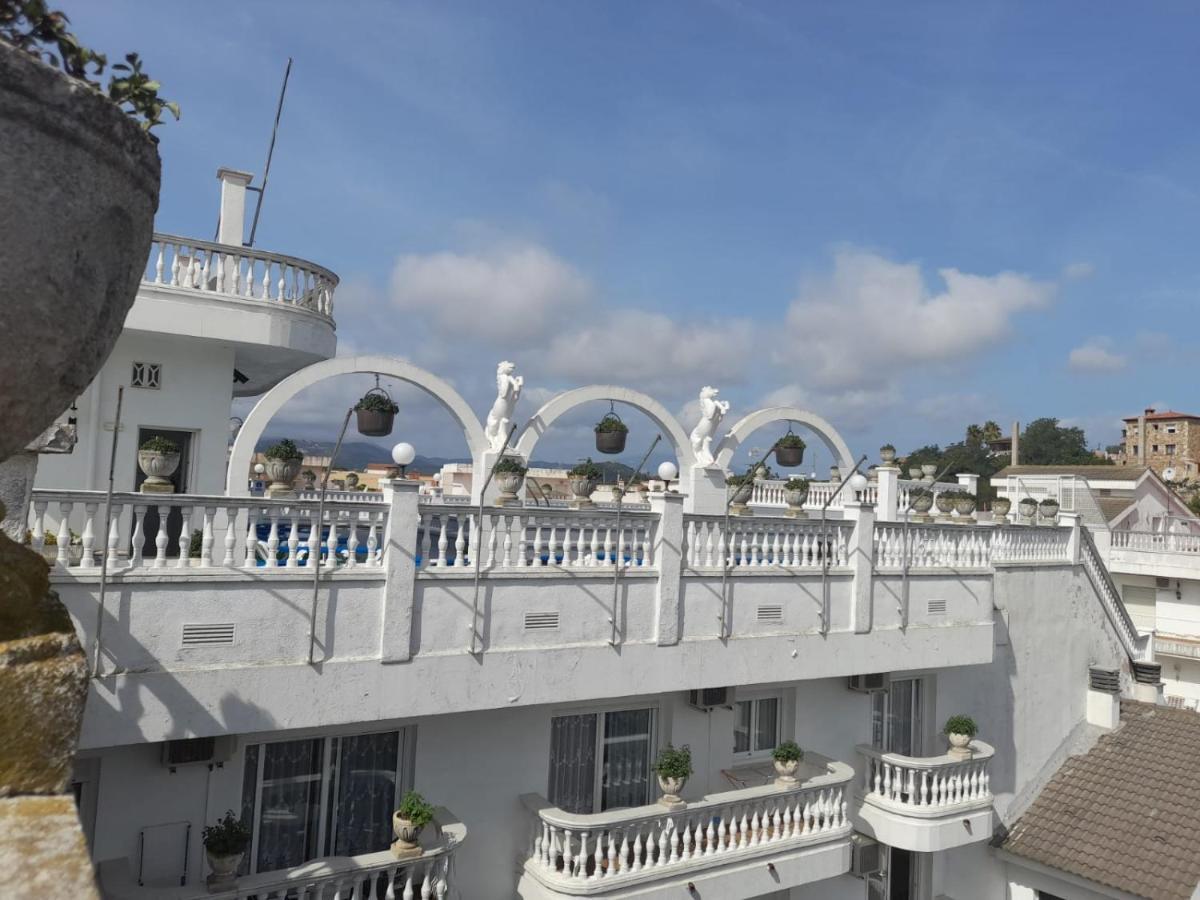 Apartamentos Las Americas - Blanes Beach Экстерьер фото